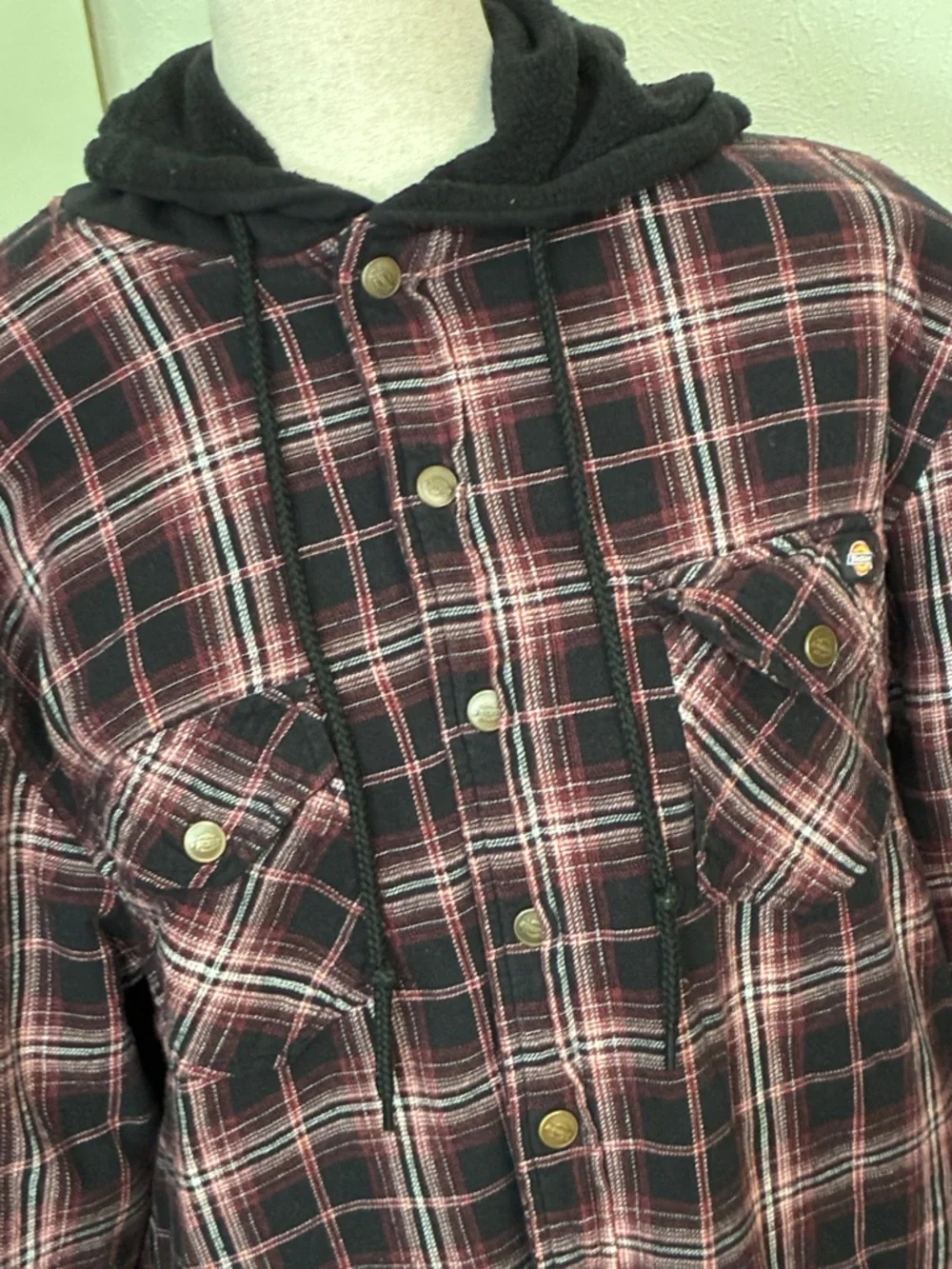 DICKIES Men’s Cotton shirt jacket Size Large. Snap front. See pics of worn area